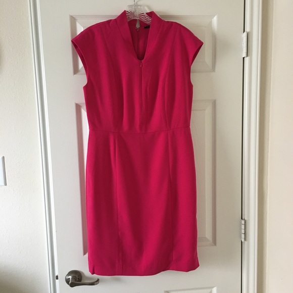 T Tahari cap sleeve fuchsia dress - NWT - Picture 3 of 7